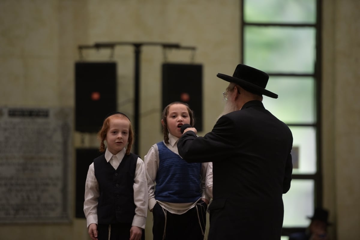 מסיבת "חומש סעודה" בסאטמר • גלריה