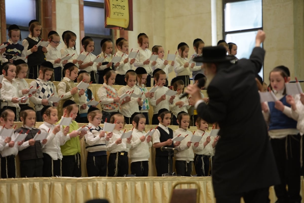 מסיבת "חומש סעודה" בסאטמר • גלריה