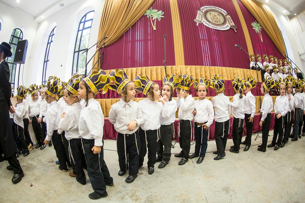 גלריה: מסיבת חומש לילדי סאטמר בבורו פארק