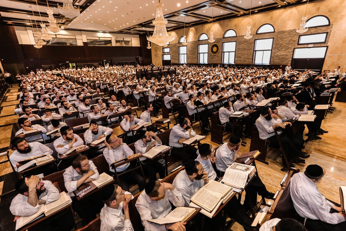 הנגיד רכניץ הגיע לביקור במודיעין עילית ומסר שיעור • תיעוד