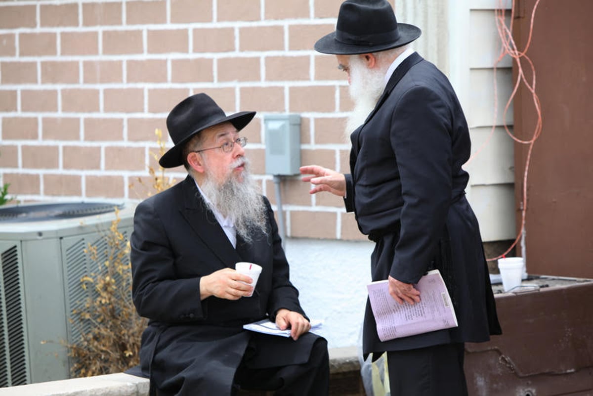 גלריה: קוראים "פדיון נפש" באהל של הרבי מליובאוויטש