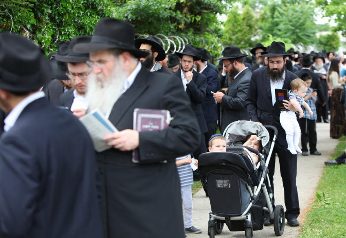 גלריה: קוראים "פדיון נפש" באהל של הרבי מליובאוויטש