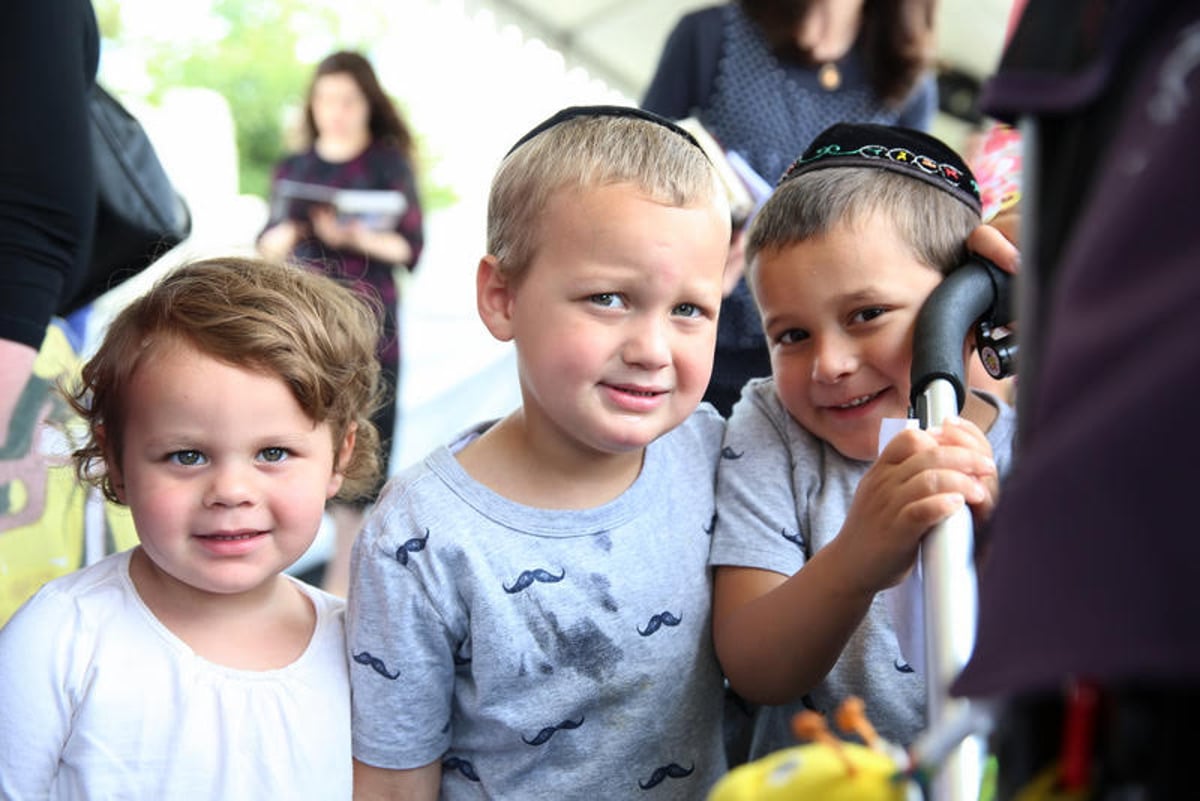 גלריה: קוראים "פדיון נפש" באהל של הרבי מליובאוויטש