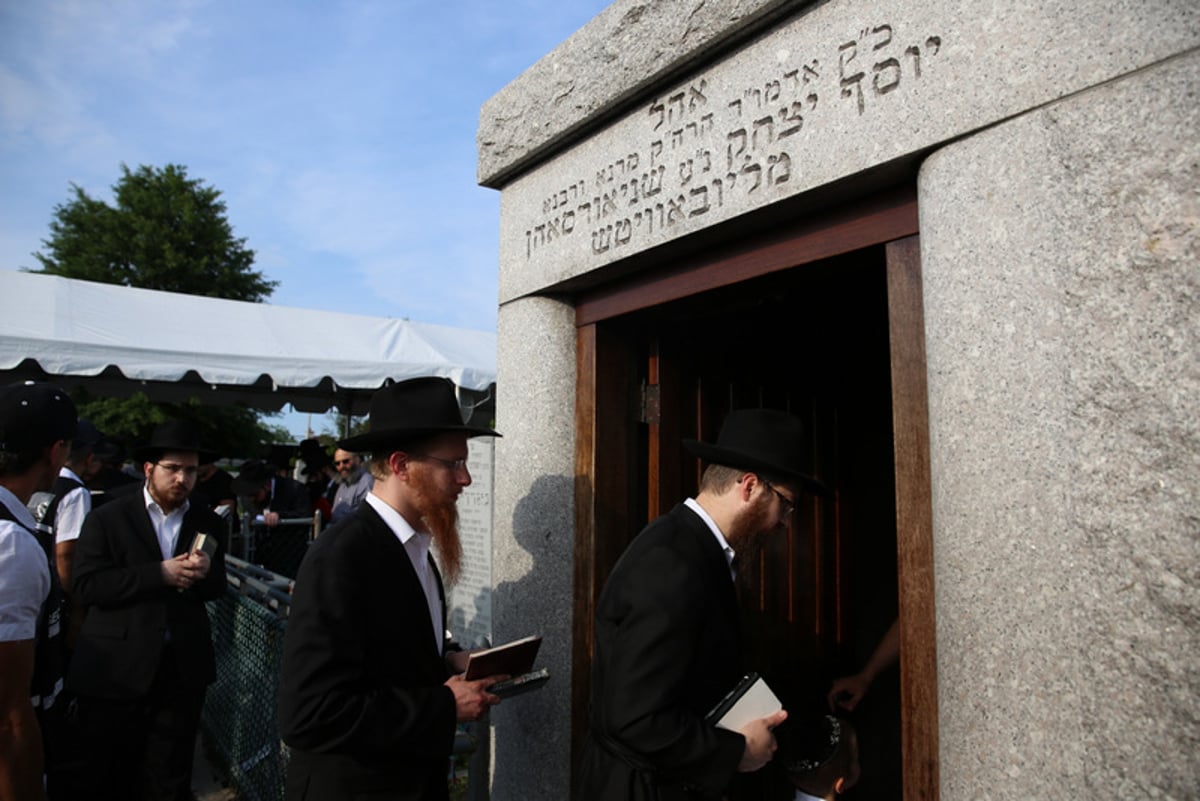 תיעוד: ההיערכות להילולת הרבי מחב"ד זצ"ל בניו יורק