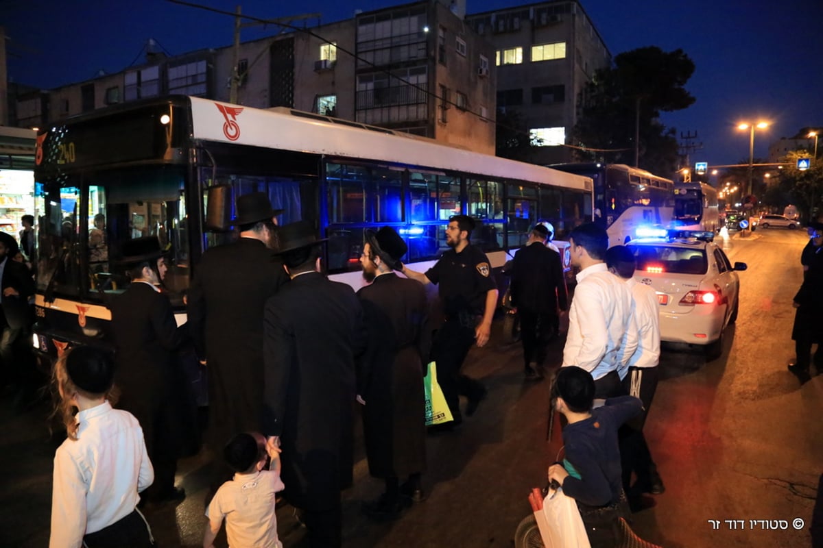 הכנסת ס"ת לישיבת סאטמר בבני ברק • גלריה