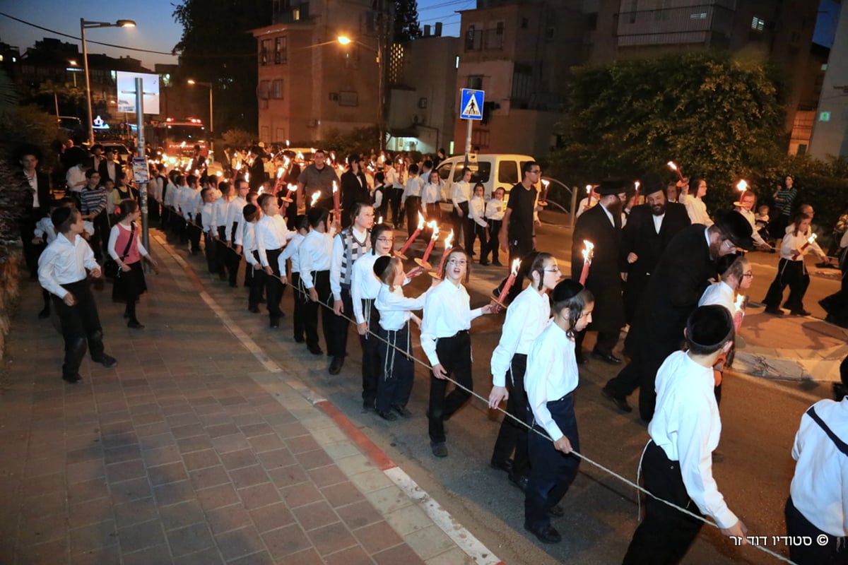 הכנסת ס"ת לישיבת סאטמר בבני ברק • גלריה