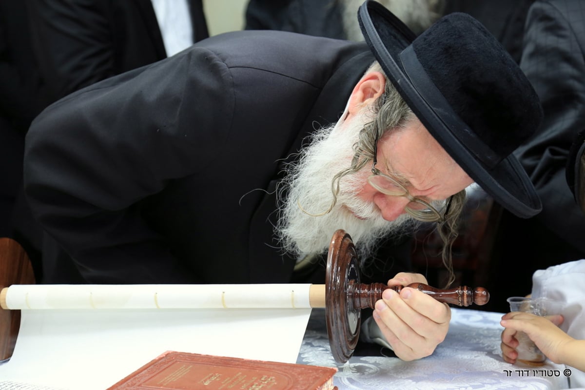 הכנסת ס"ת לישיבת סאטמר בבני ברק • גלריה