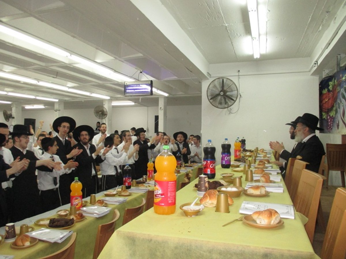 אורחות תורה: חגיגת שבע ברכות לבן ראש הישיבה