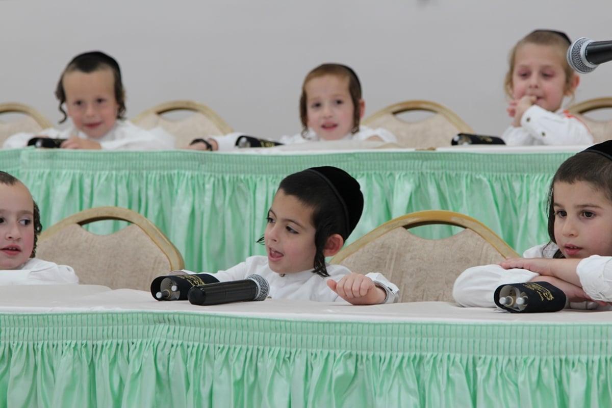 מונסי: 'חומש סעודה' בסאטמר • תיעוד