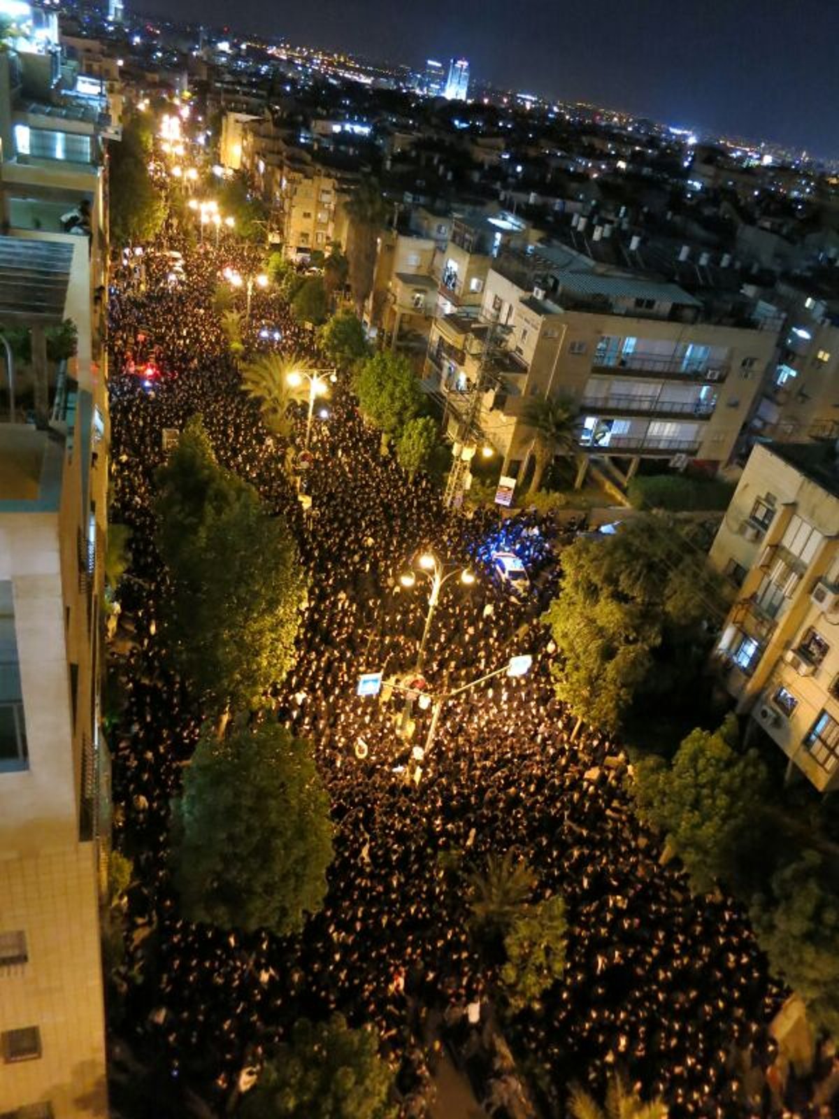 "הוא היה פשוט אבא": הרבי מסערט ויז'ניץ נטמן בבני ברק