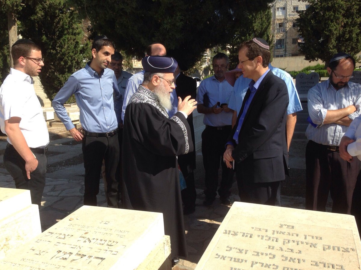 בציון מרן הגר"ע יוסף זצ"ל: הראשל"צ ויו"ר האופוזיציה