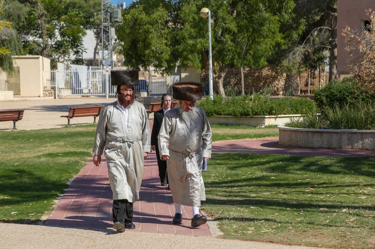 "שבת התאחדות" לבחורי חסידות לעלוב • גלריה