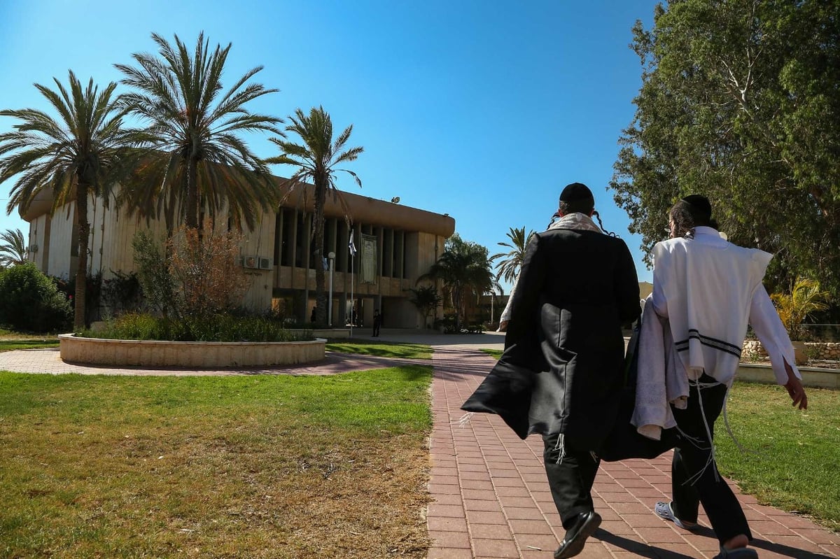 "שבת התאחדות" לבחורי חסידות לעלוב • גלריה