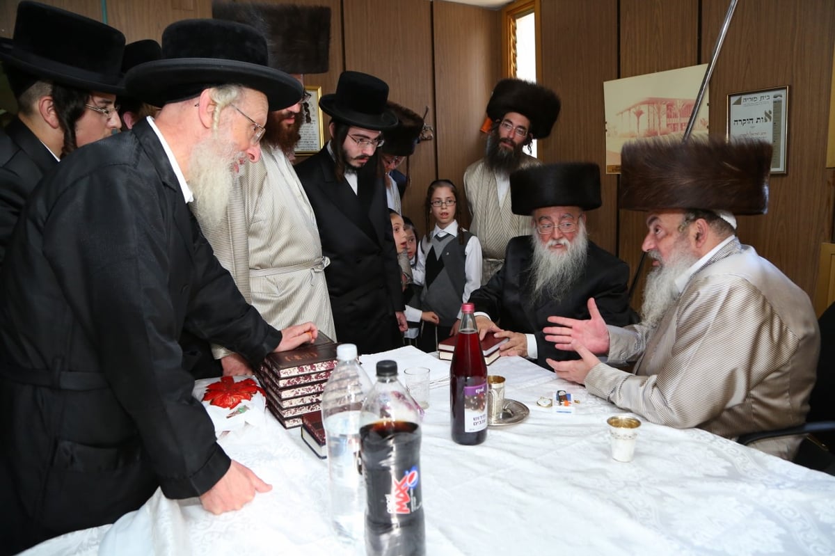 "שבת התאחדות" לבחורי חסידות לעלוב • גלריה