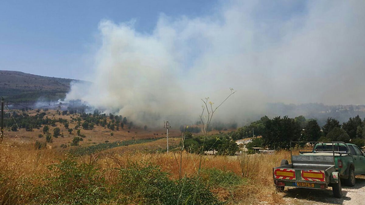 שריפה גדולה משתוללת סמוך לקריית שמונה; תושבים בתל חי פונו