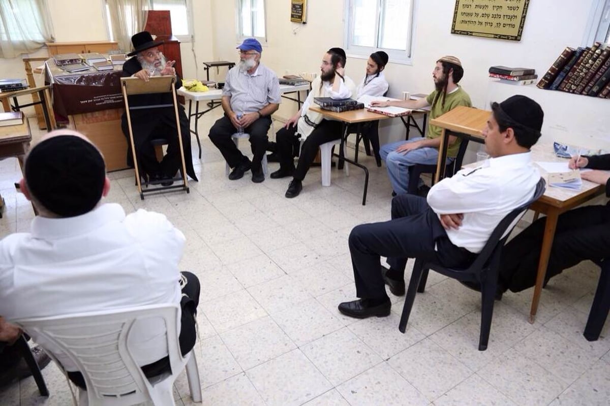 המקובל הרב בניהו שמואלי סייר בשכונת סילוואן במזרח ירושלים