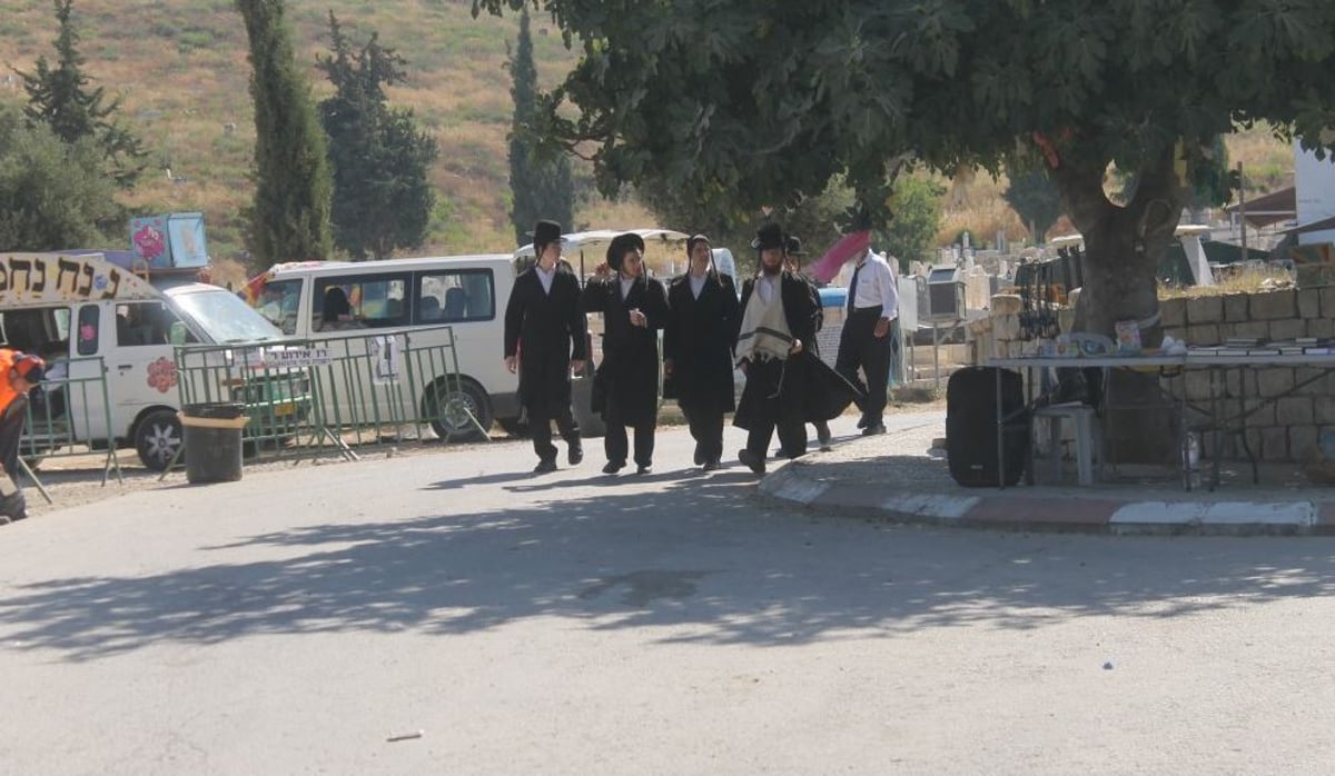 תיעוד: הראשל"צ הגר"ש עמאר במירון ובקבר האר"י