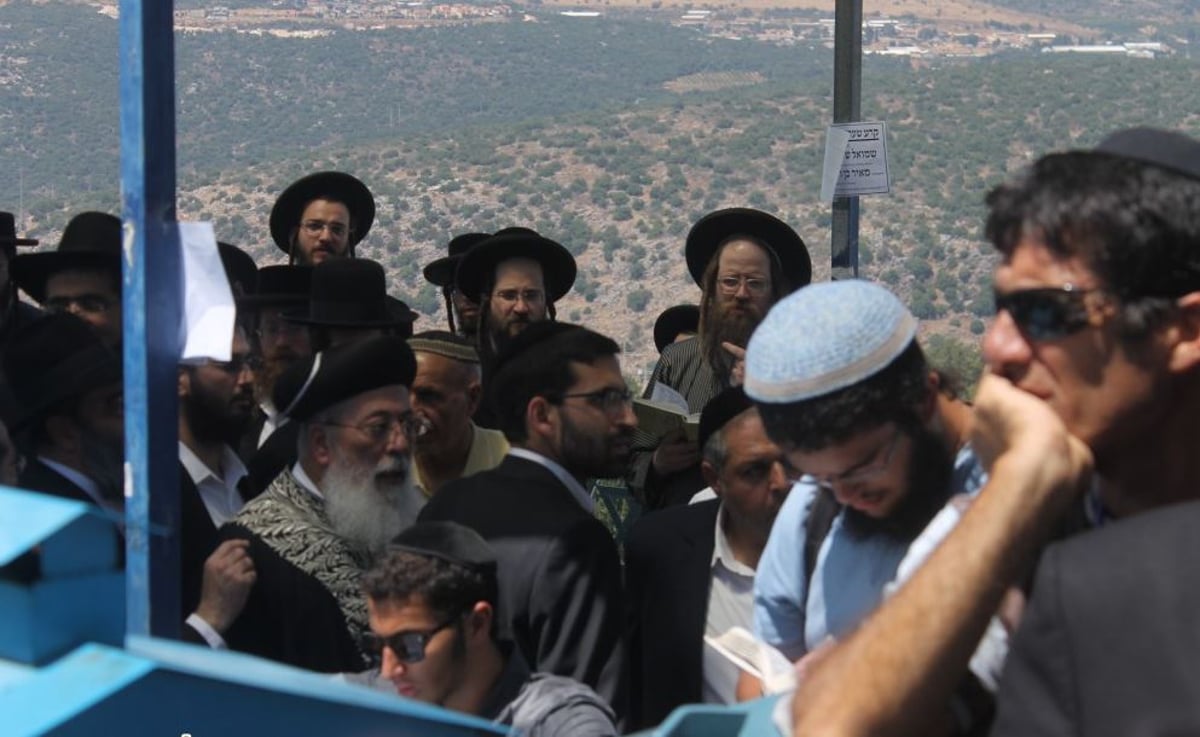 תיעוד: הראשל"צ הגר"ש עמאר במירון ובקבר האר"י