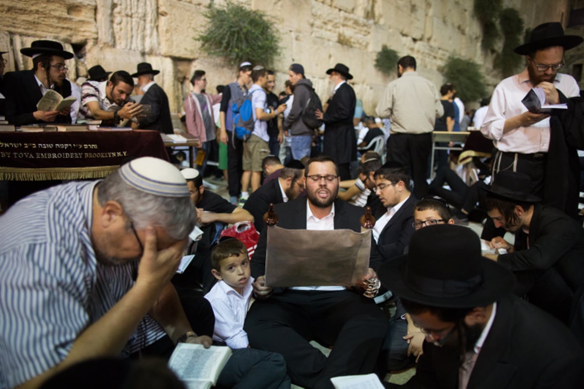 אבל ירושלמי: כך מתאבלים במאה שערים ובכותל המערבי