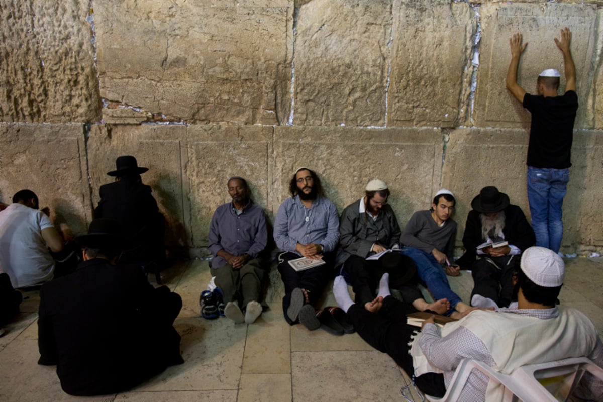 אבל ירושלמי: כך מתאבלים במאה שערים ובכותל המערבי