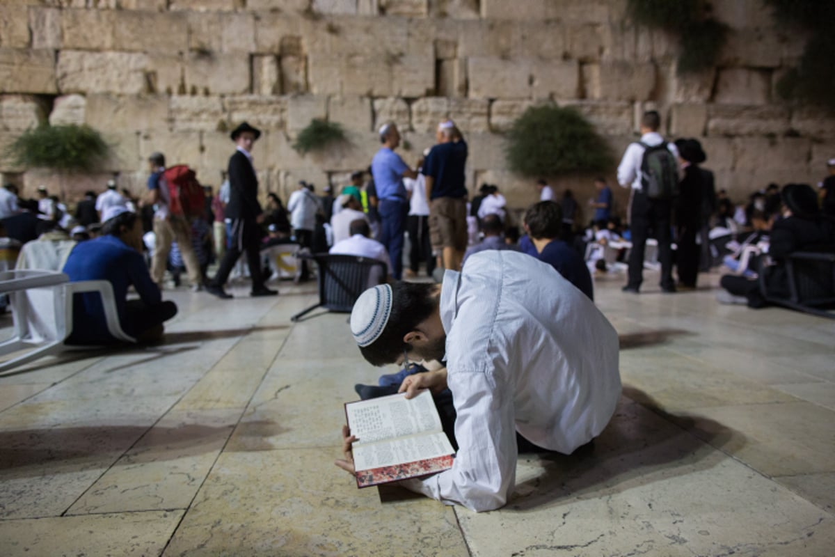 אבל ירושלמי: כך מתאבלים במאה שערים ובכותל המערבי