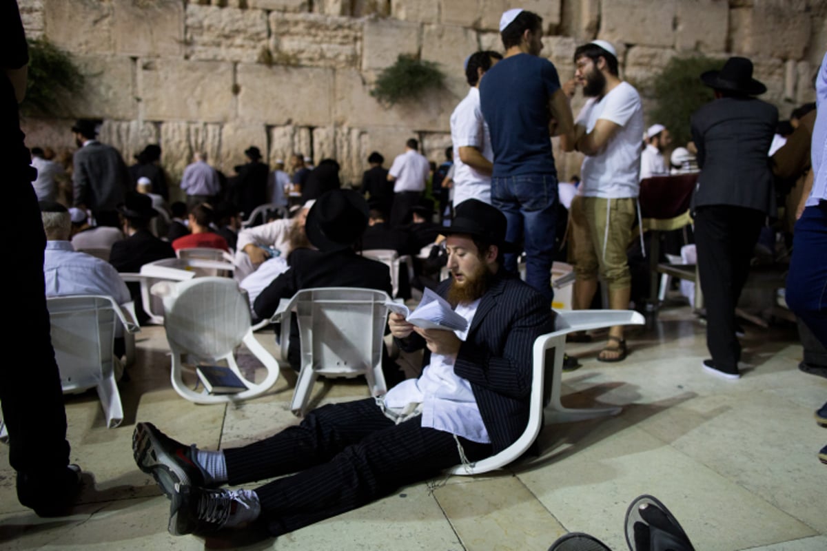 אבל ירושלמי: כך מתאבלים במאה שערים ובכותל המערבי