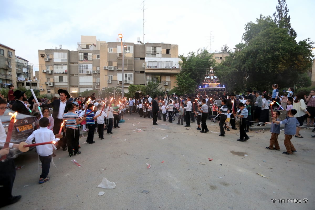 הרב שלום ארוש הכניס ספר תורה בבני ברק • גלריה