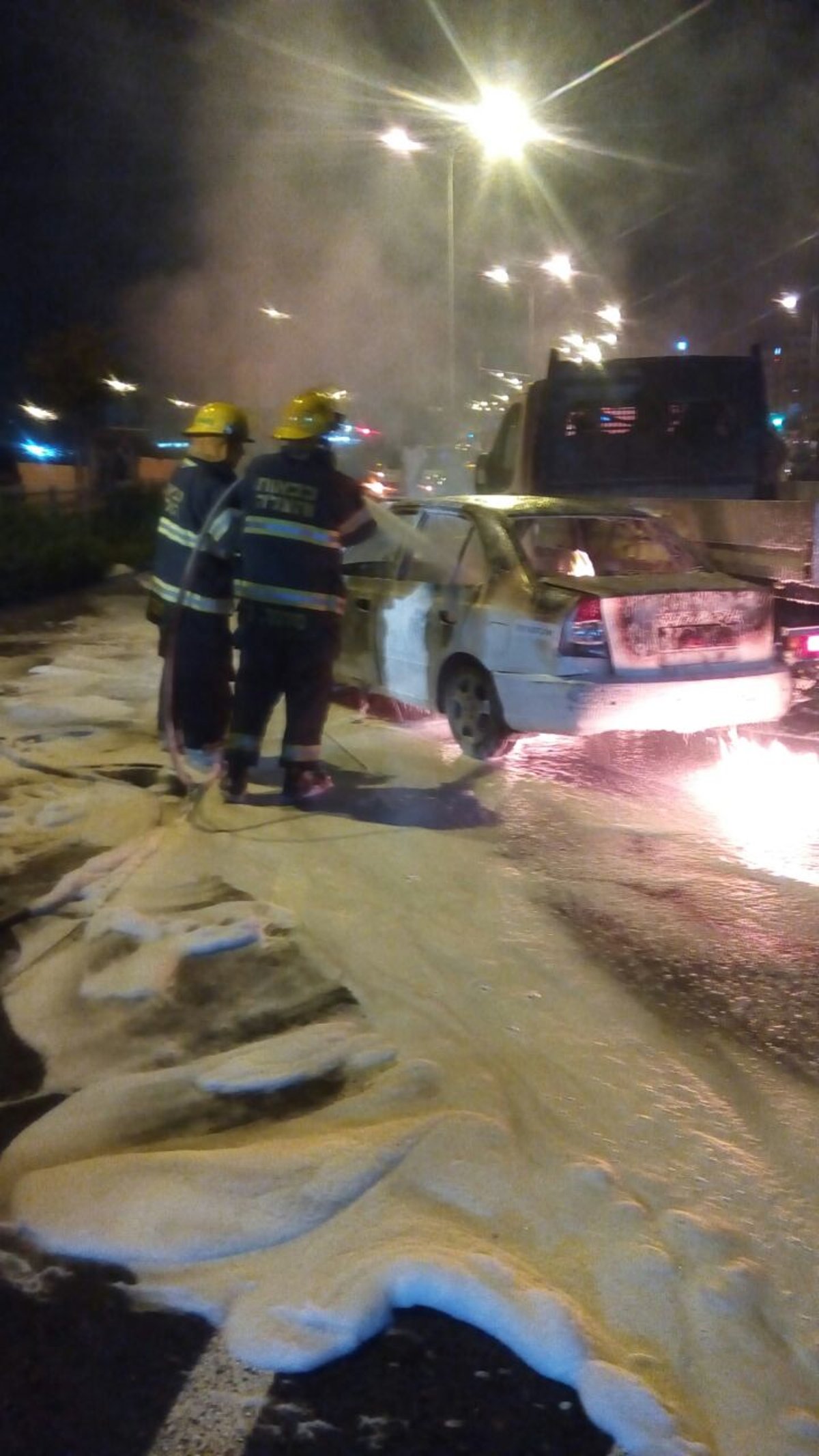 בקבוק תבערה בבית חנינא: אישה ומתנדב נפצעו בינוני-קל