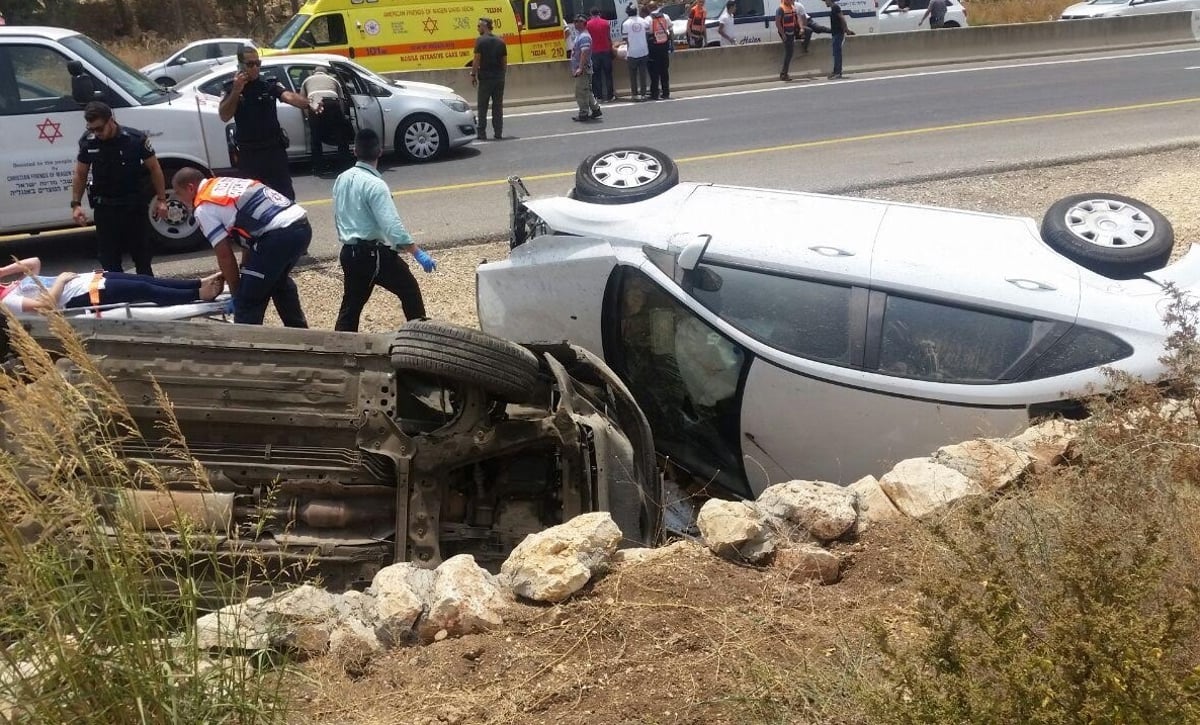 רכב ללימוד נהיגה התהפך סמוך לכרמיאל • תמונות