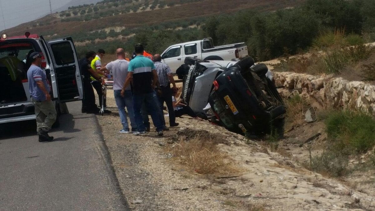 רכב ללימוד נהיגה התהפך סמוך לכרמיאל • תמונות