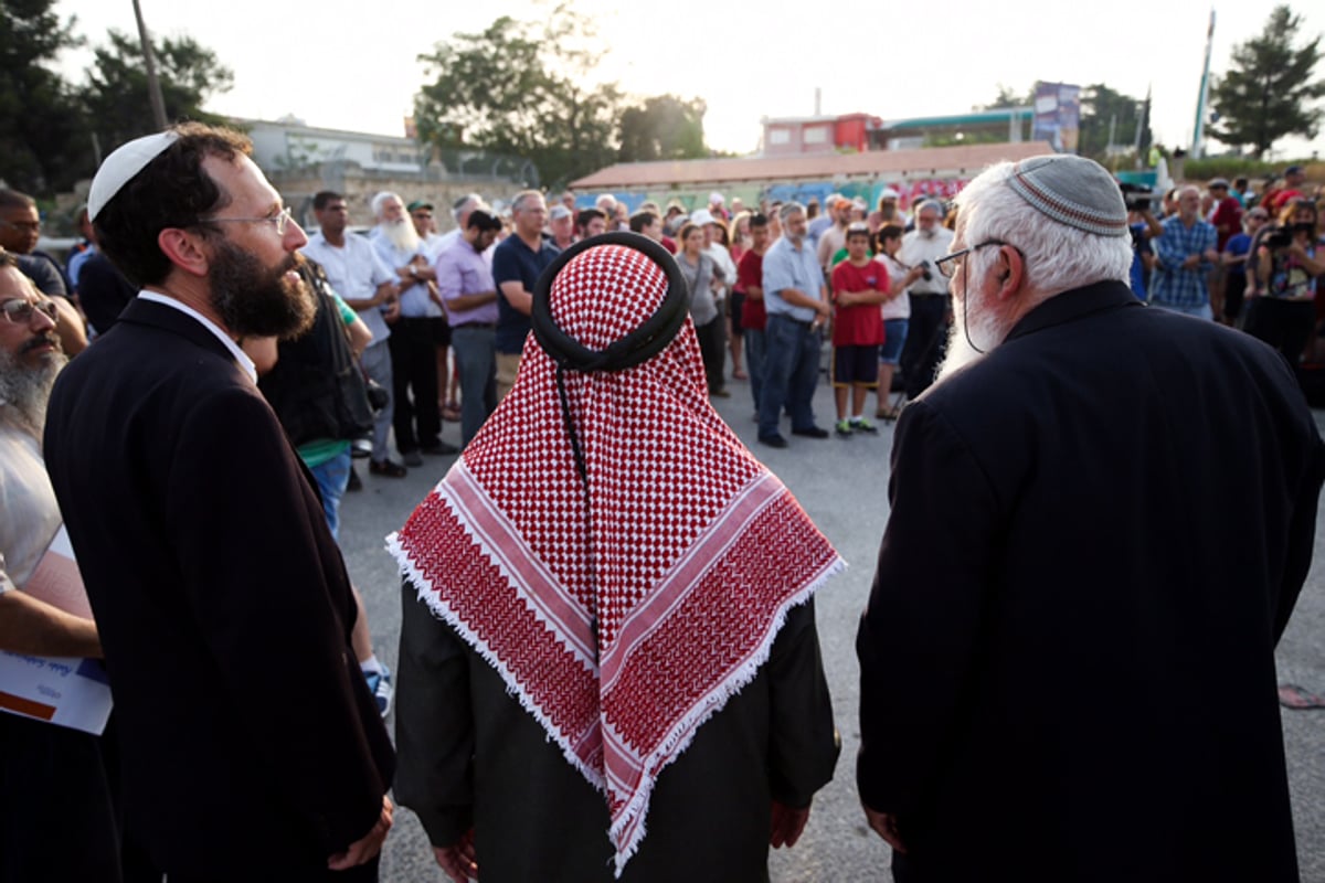 יהודים ומוסלמים התפללו יחד בגוש עציון. צפו בתיעוד