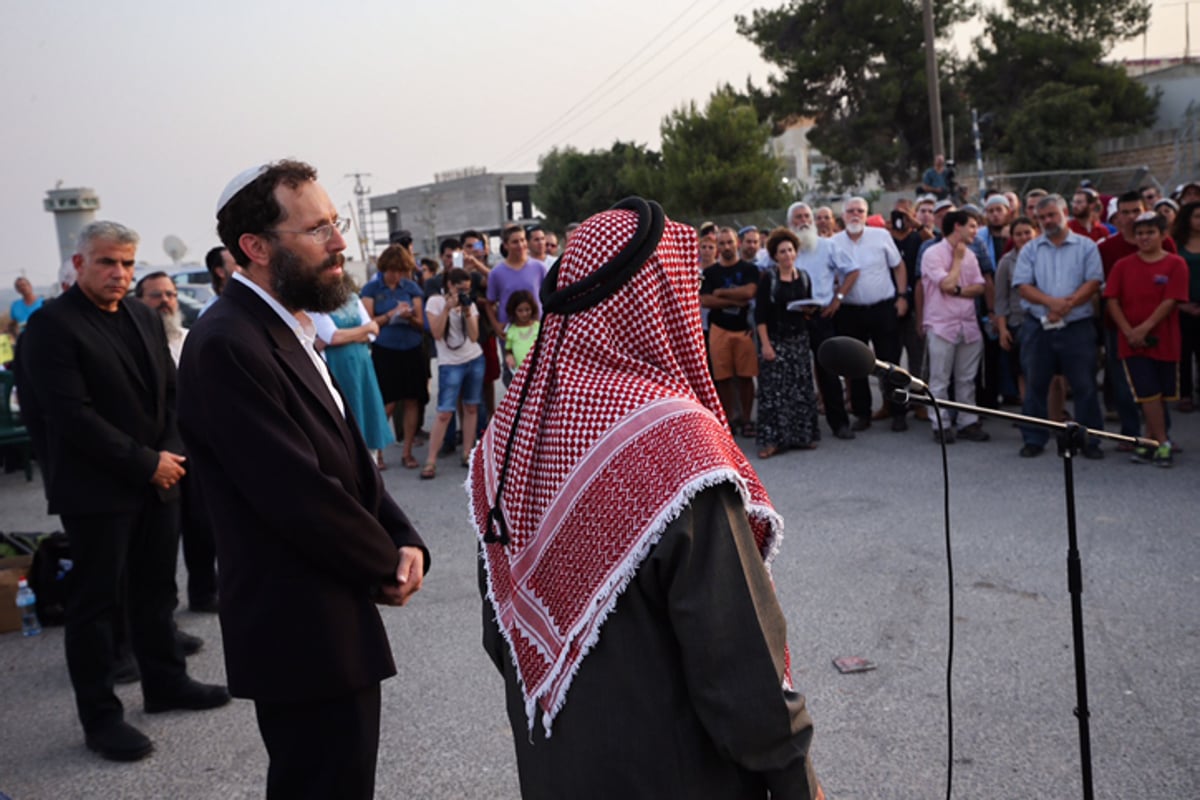 יהודים ומוסלמים התפללו יחד בגוש עציון. צפו בתיעוד