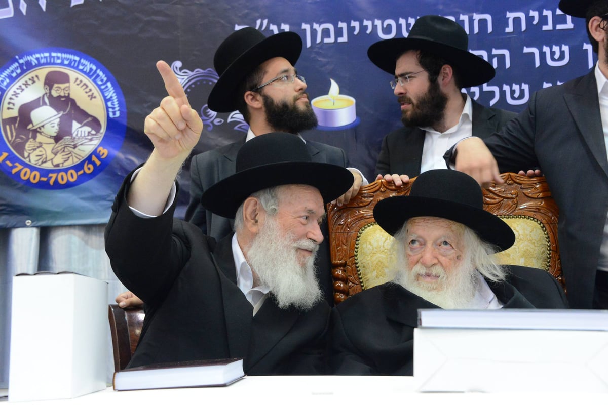 מרן הגראי"ל שטיינמן: "אלע קינדרלאך זאל'ן זייען גיבענטש" • תיעוד