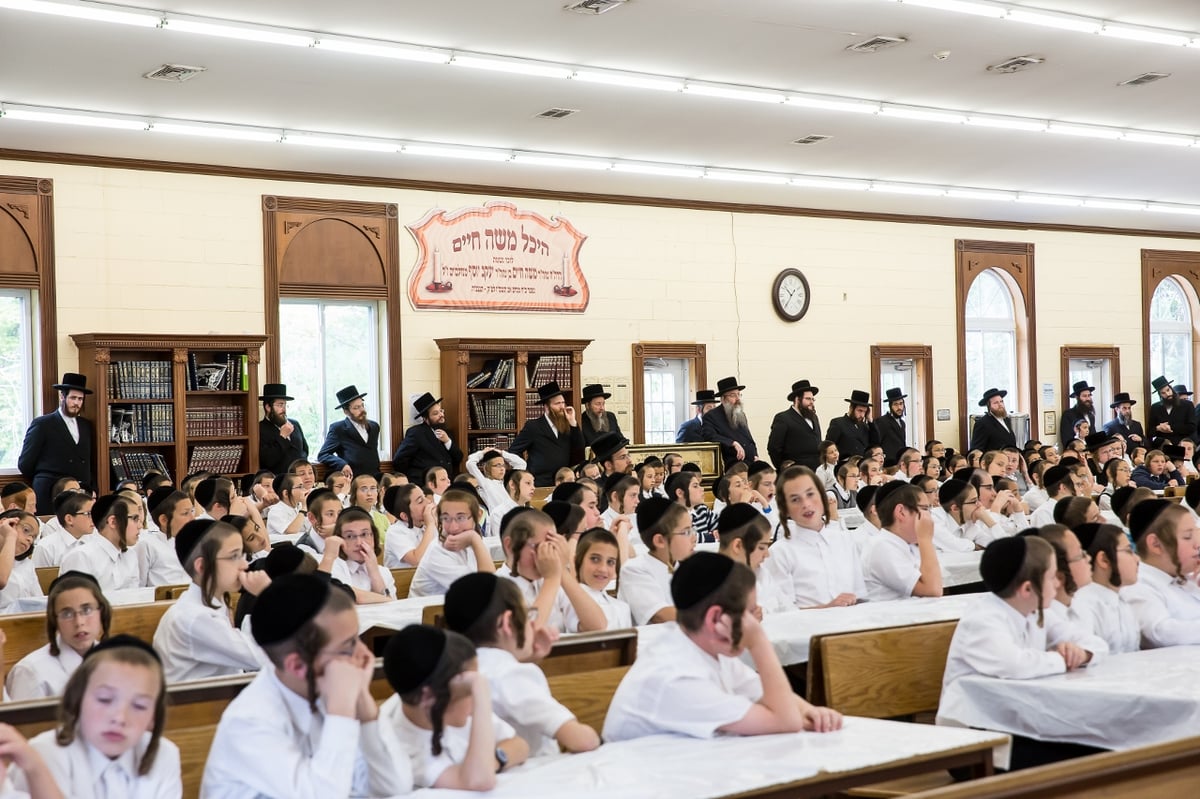 האדמו"ר מבאבוב במחנה הילדים: "סמארטפון זה שמד-פון"