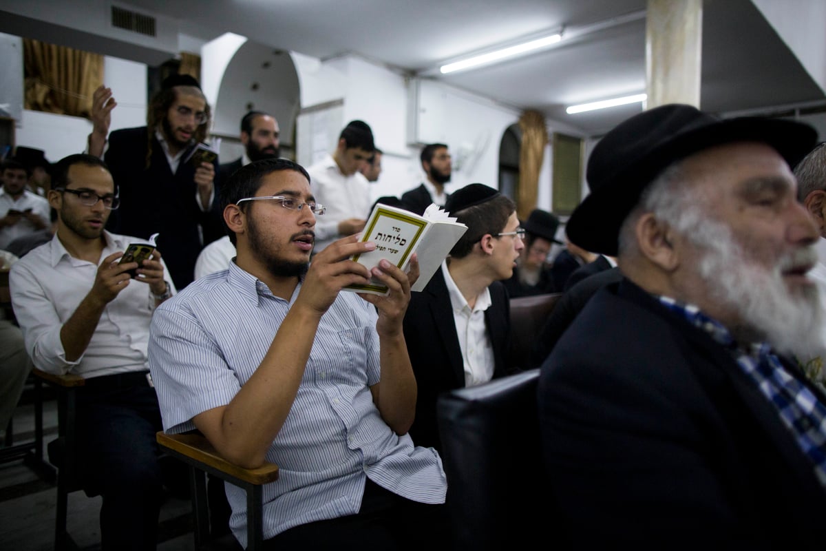 תיעוד: מעמד "פתיחת הסליחות" ב'מוסיאוף' בבוכרים