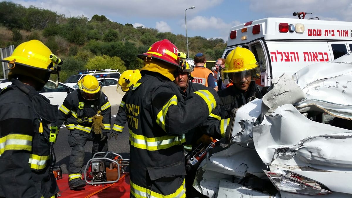 תאונה בכביש 1 בין משאית לרכב פרטי: הרוג ושלושה פצועים