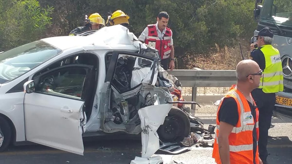 תאונה בכביש 1 בין משאית לרכב פרטי: הרוג ושלושה פצועים