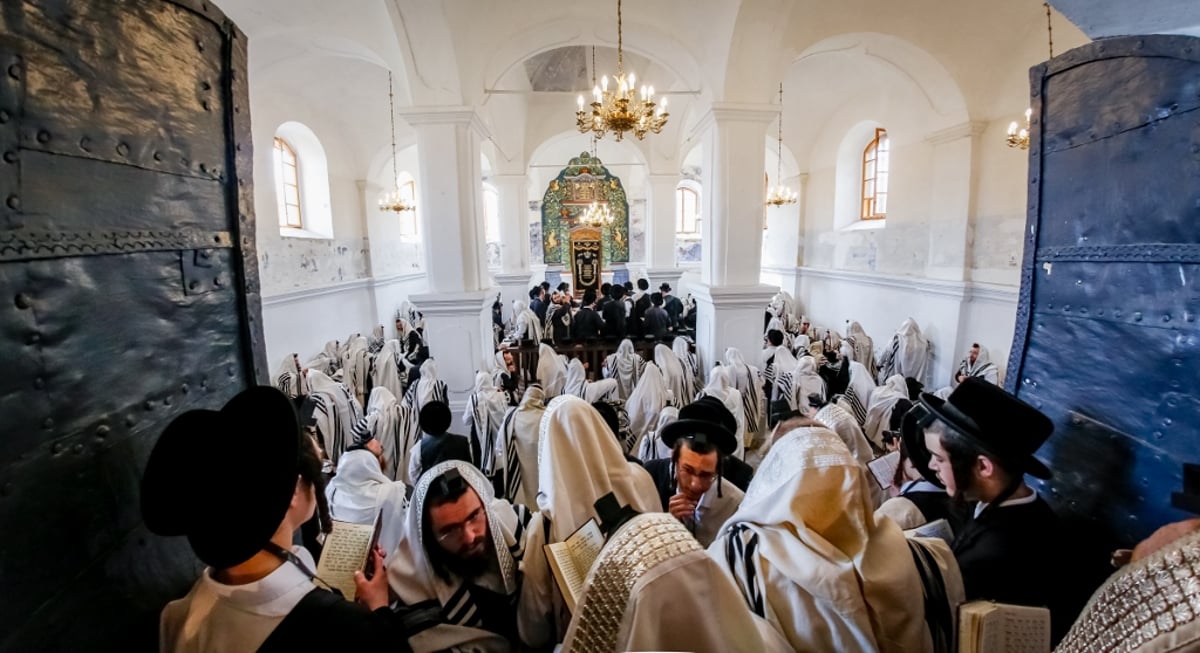 לרגל החתונה: מסע הרבי מבאבוב 45 לפולין