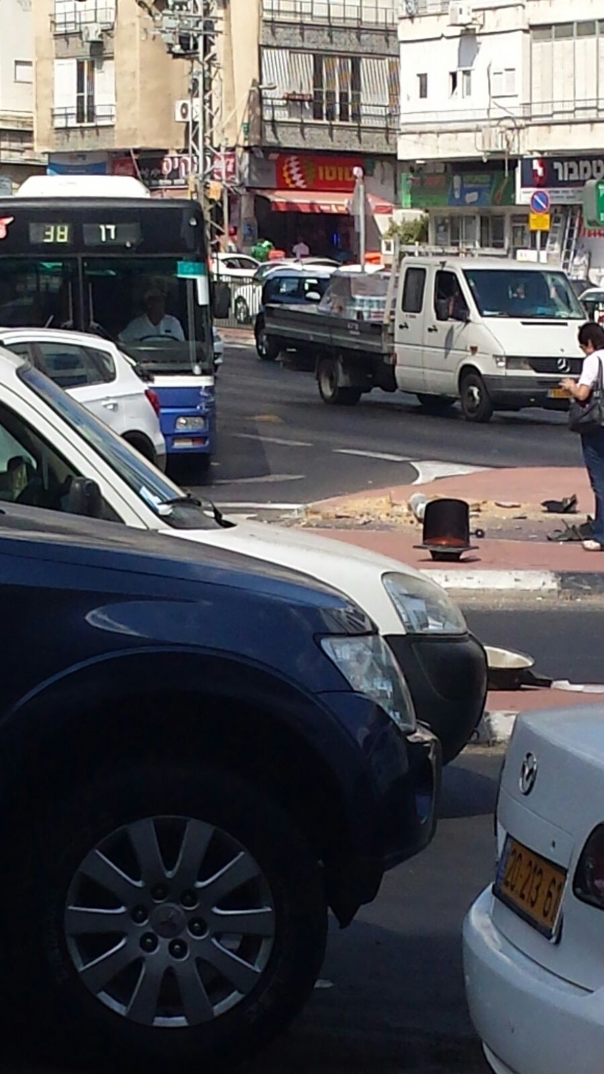 בני ברק: נהג איבד שליטה על הרכב ונכנס במספרה