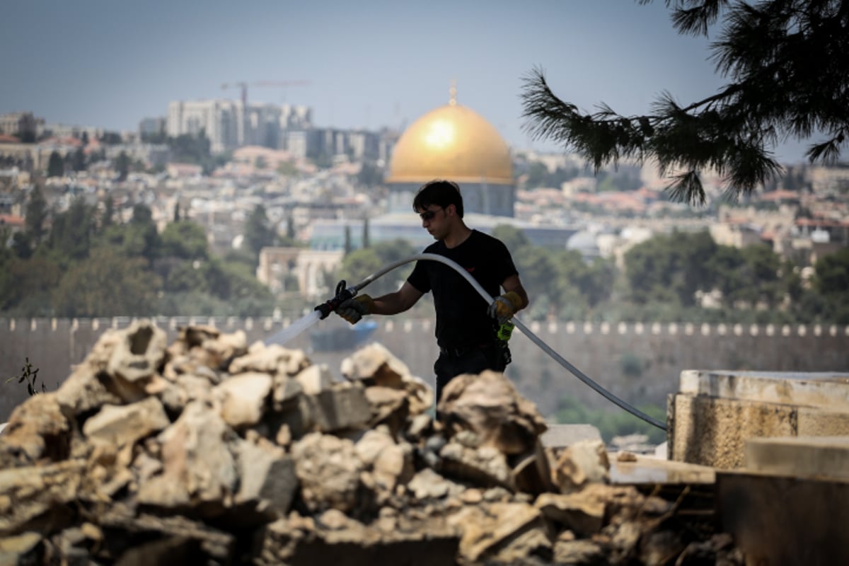 חשד להצתה: שריפה פרצה בהר הזיתים