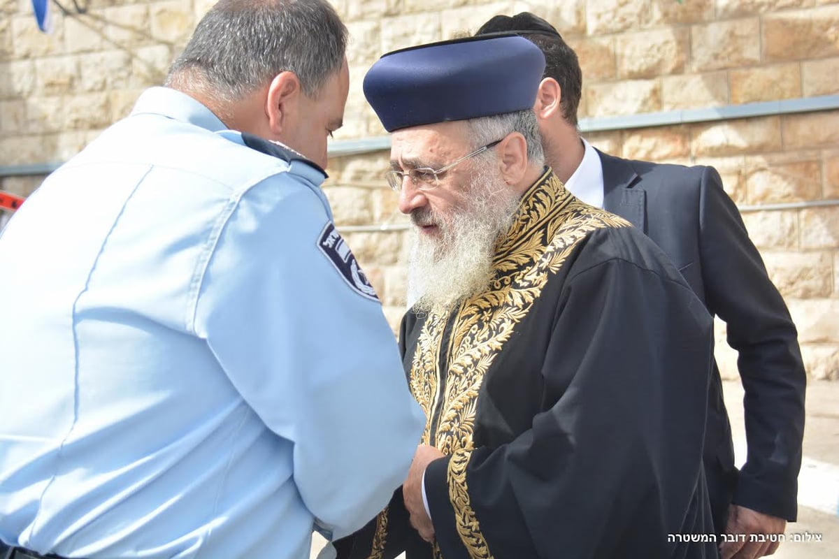 הרבנים הראשיים השתתפו בטקס הרמת כוסית במשטרה