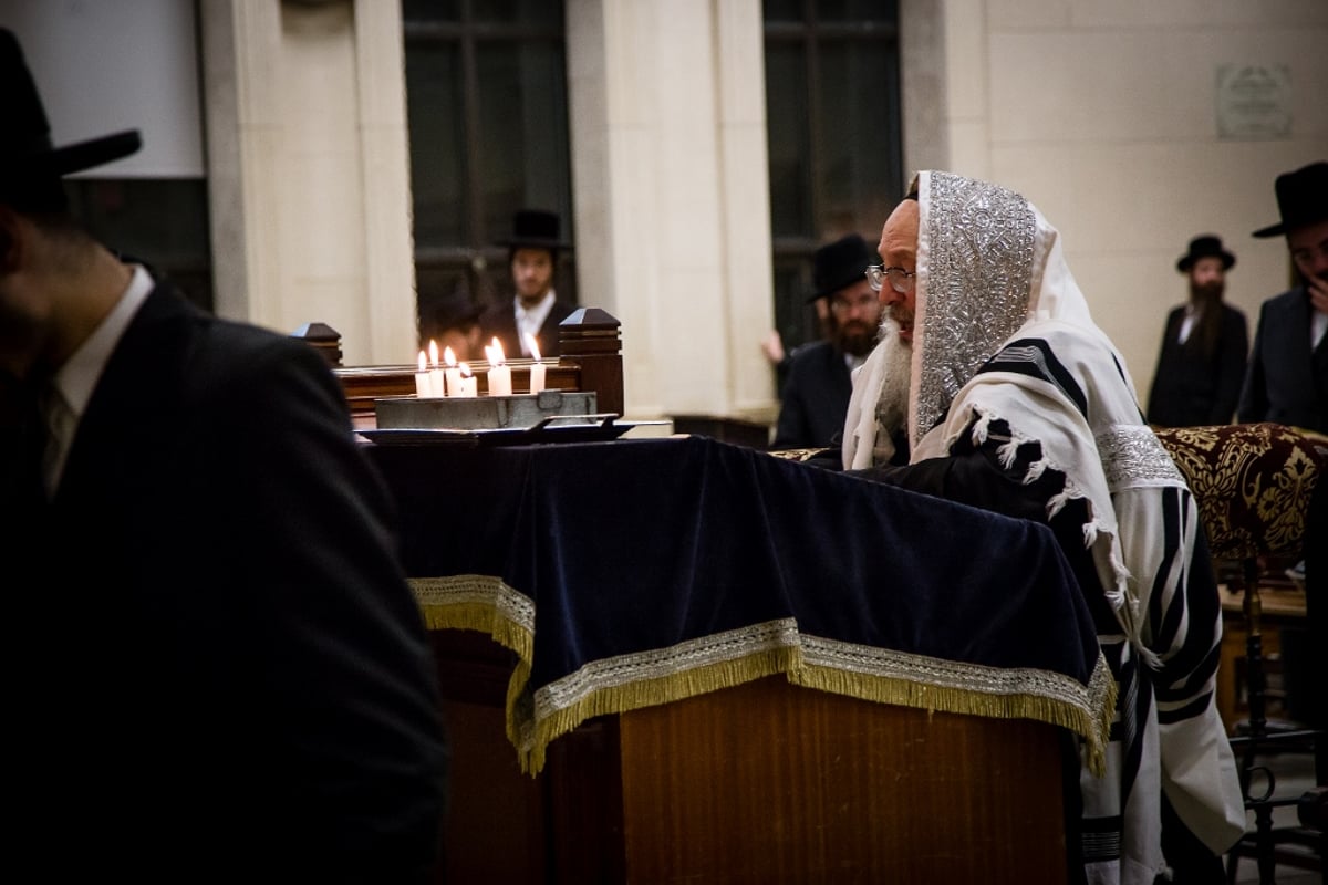 גלריה: סליחות אצל אדמו"רי ורבני בורו פארק