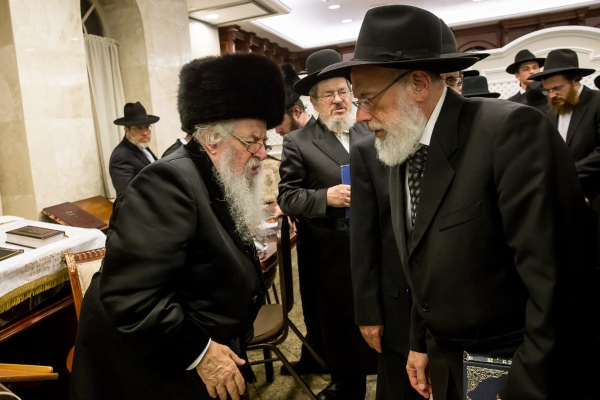 גלריה: סליחות אצל אדמו"רי ורבני בורו פארק