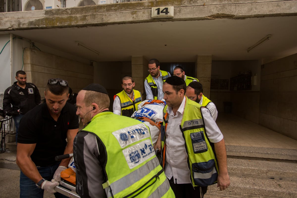 "האישה הייתה בחדר, הבעל במטבח ושולחן השבת היה ערוך"