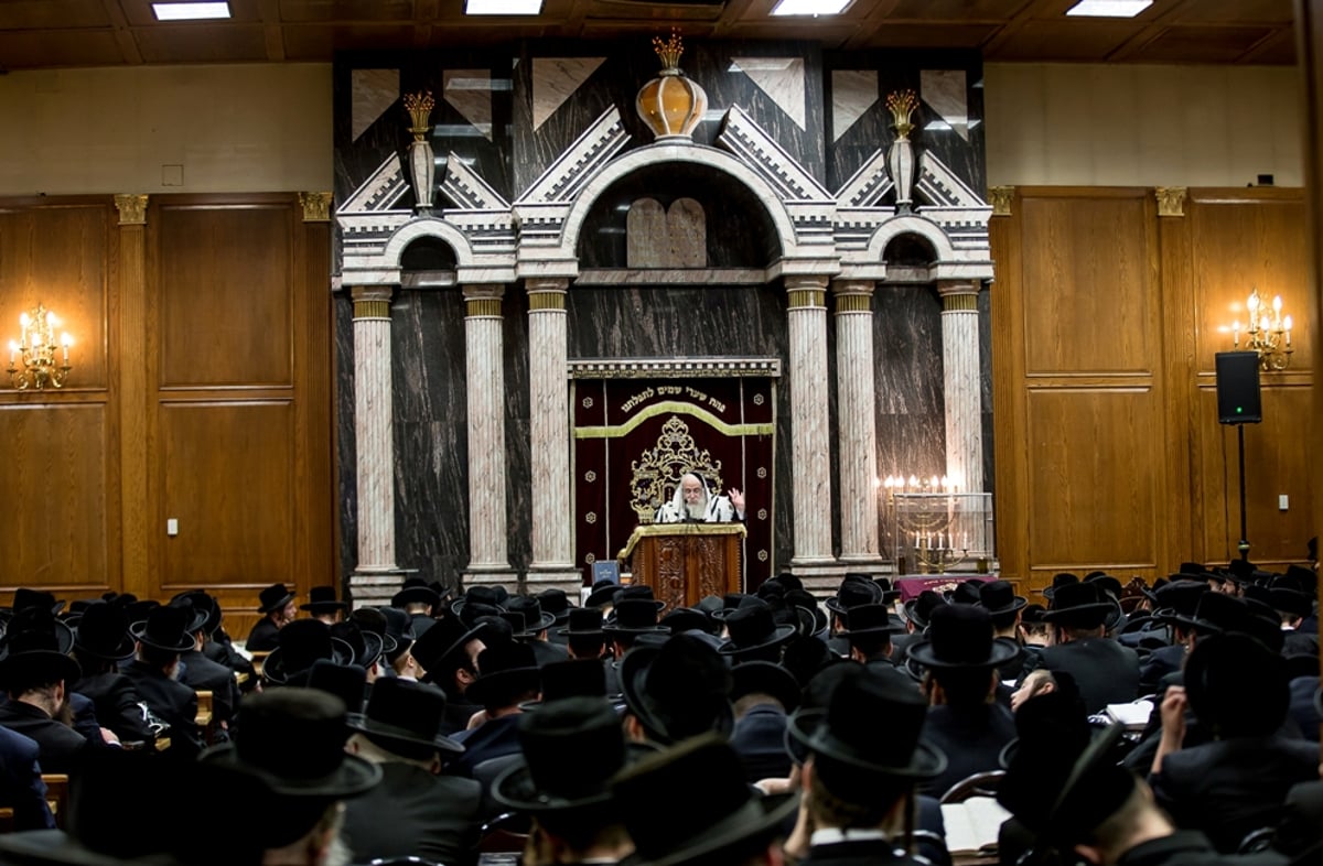 סליחות אצל האדמו"ר מצאנז קלויזנבורג • צפו