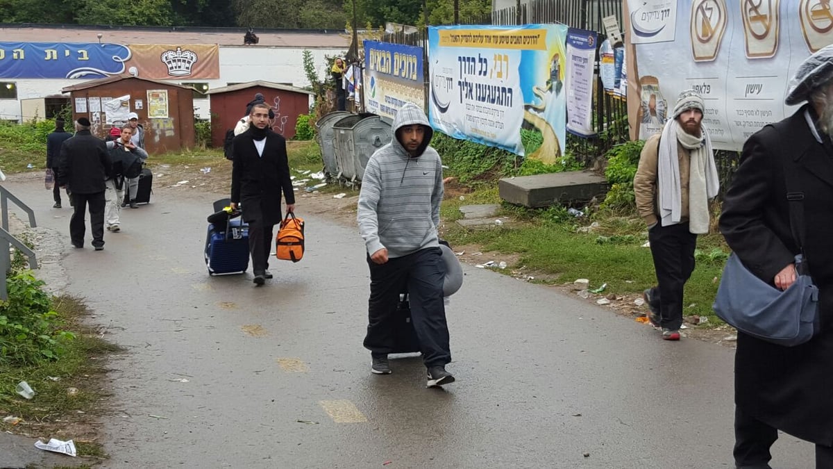 עליה במספר המתפללים; כ-30,000 הגיעו לציון רבי נחמן