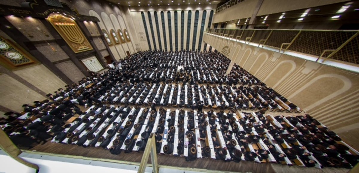 תיעוד: ראש השנה בחצר הקודש באבוב