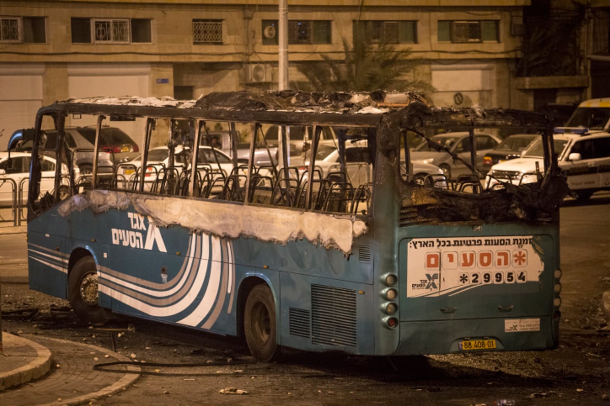 האוטובוס שעלה באש בראס אל עמוד