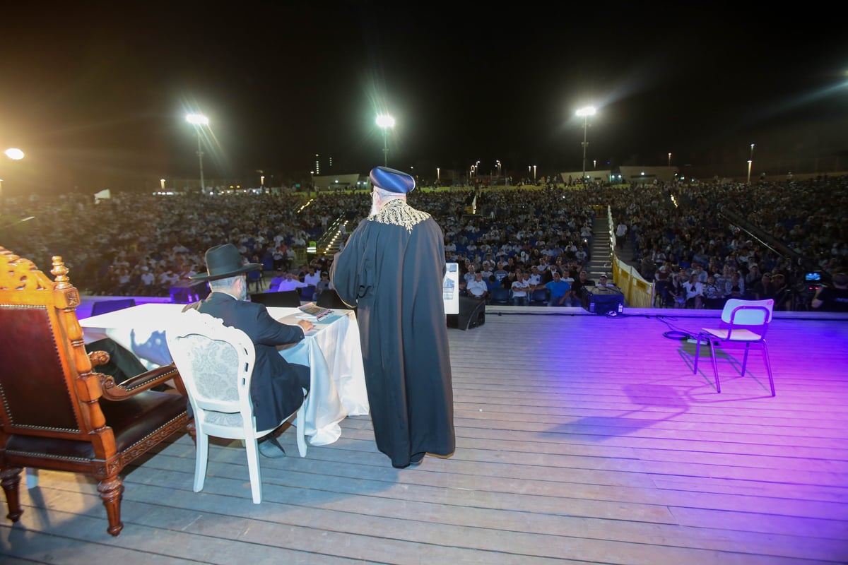 אשדוד: אלפים בסליחות עם הראשל"צ הגר"ש עמאר