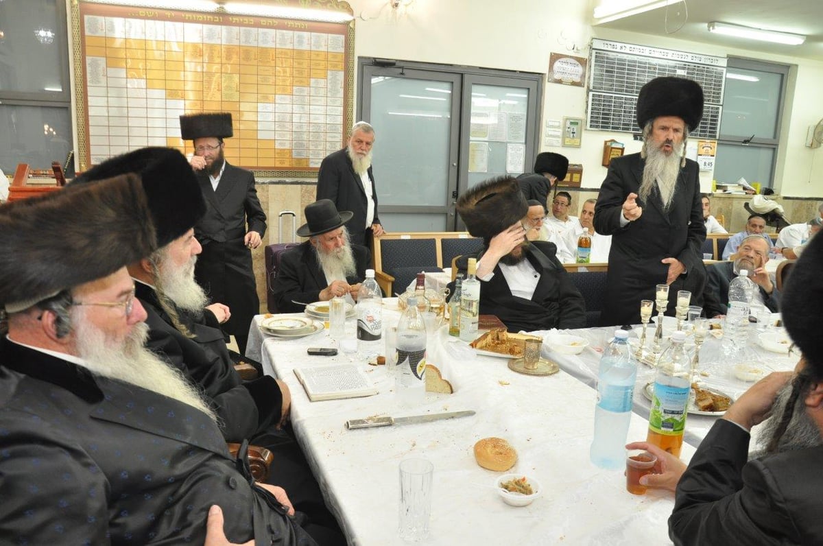 מוצאי יום כיפור באשלג: טיש וחאלקה • תיעוד